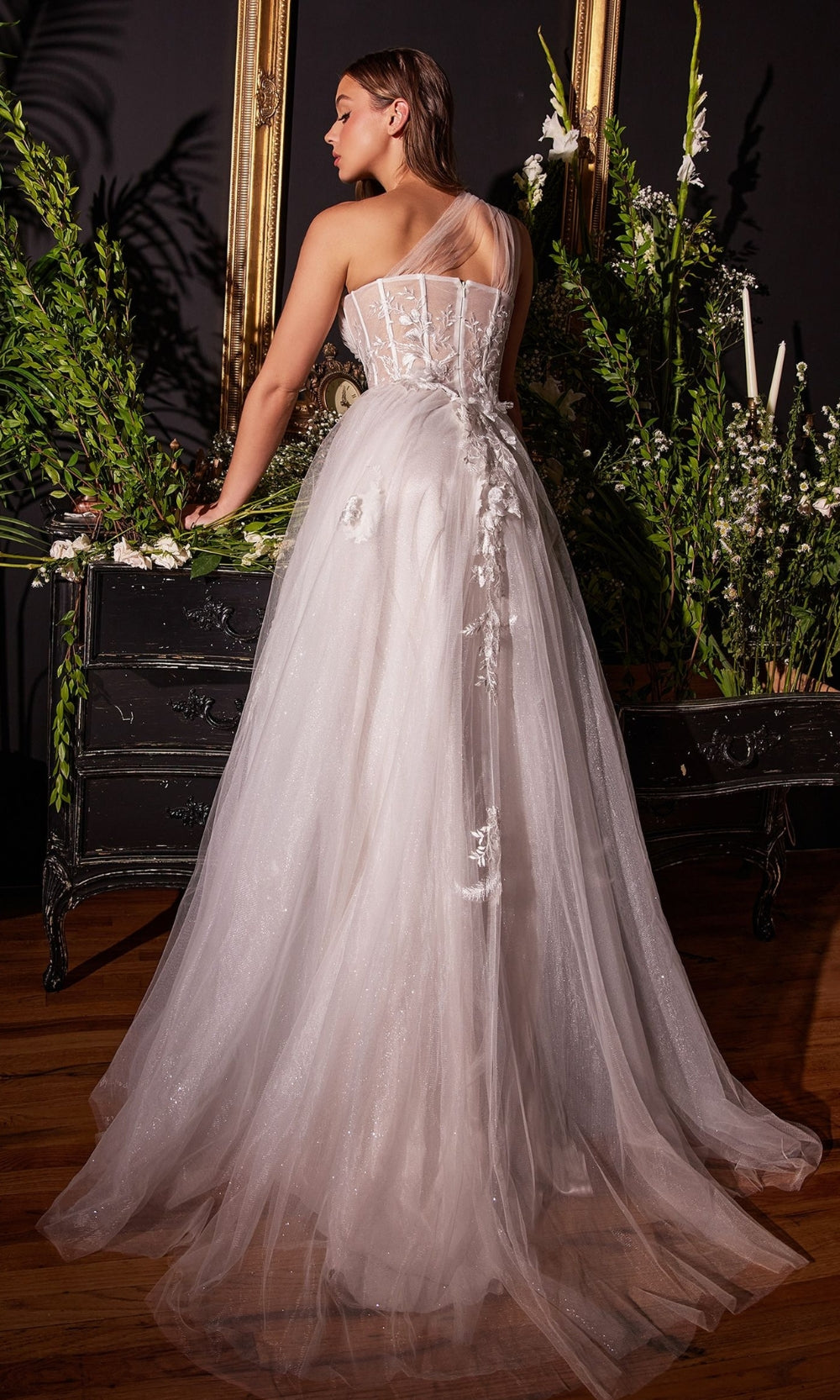 Andrea and Leo A1053W