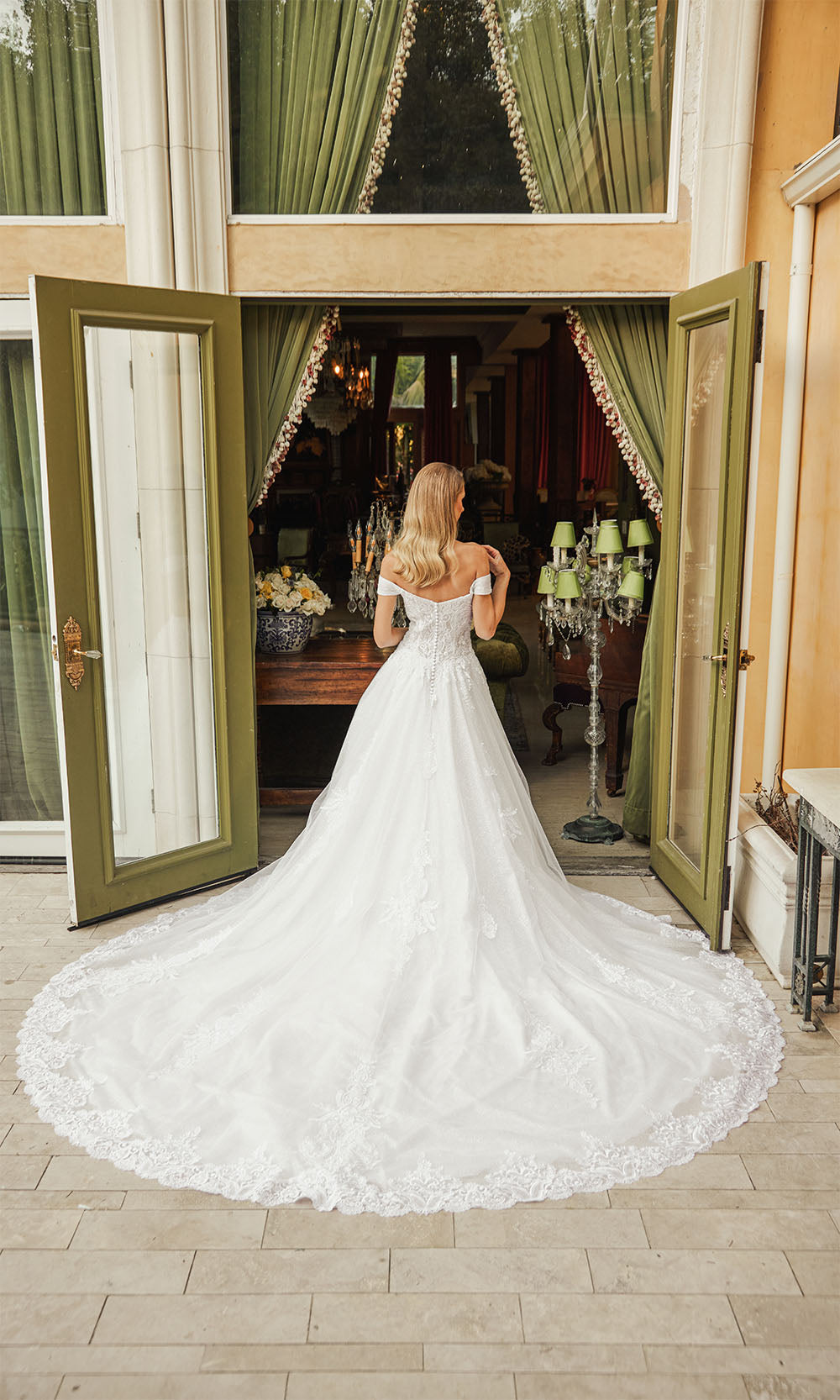 Elizabeth K GL3534 Snow White