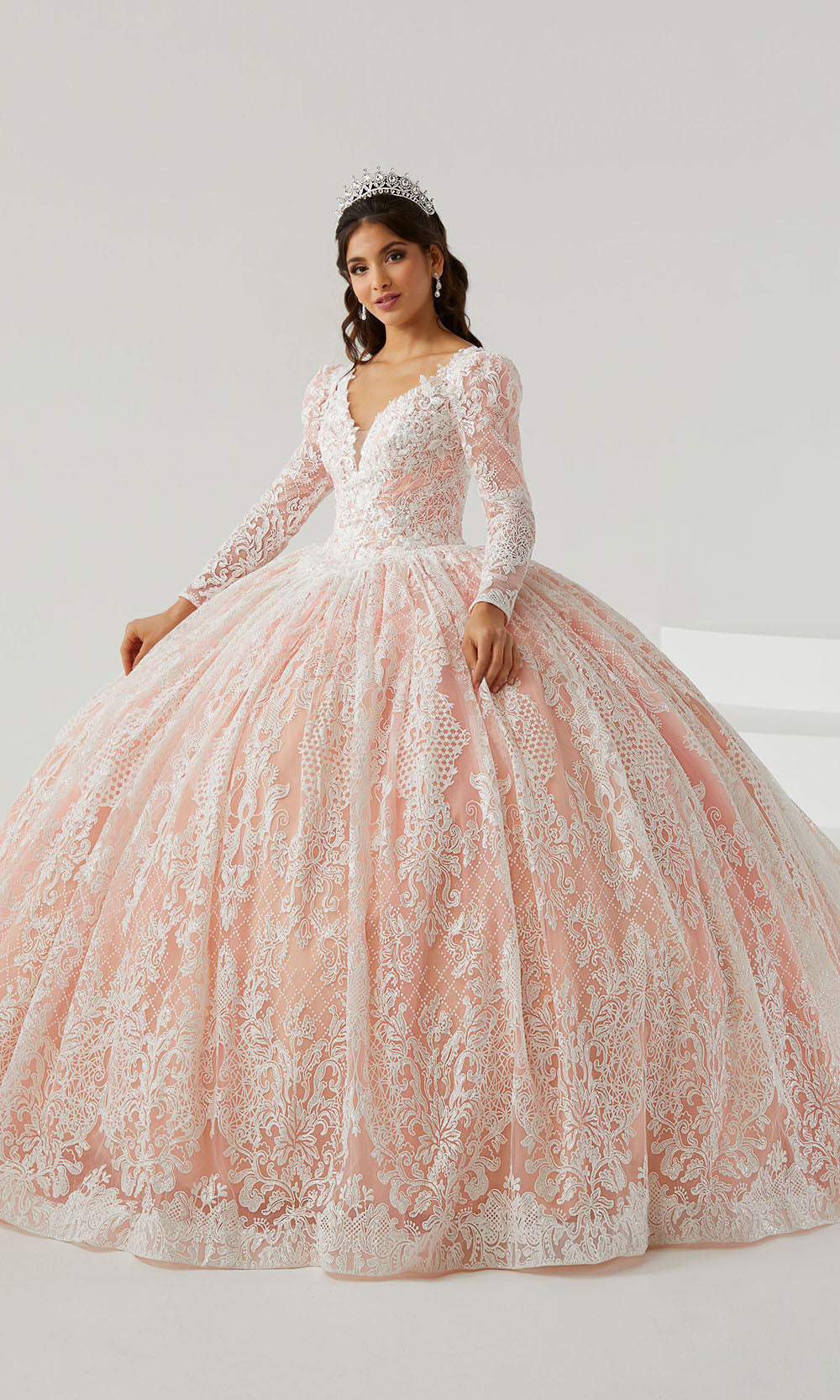 House of Wu 26005 Ivory/Coral/Champagne