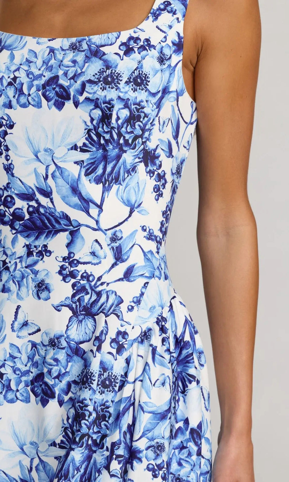 Mac Duggal 37155 blue multi floral print wedding-guest dress detail view, boned scoop-neck bodice, structured satin fabric, short semi-formal dance dress