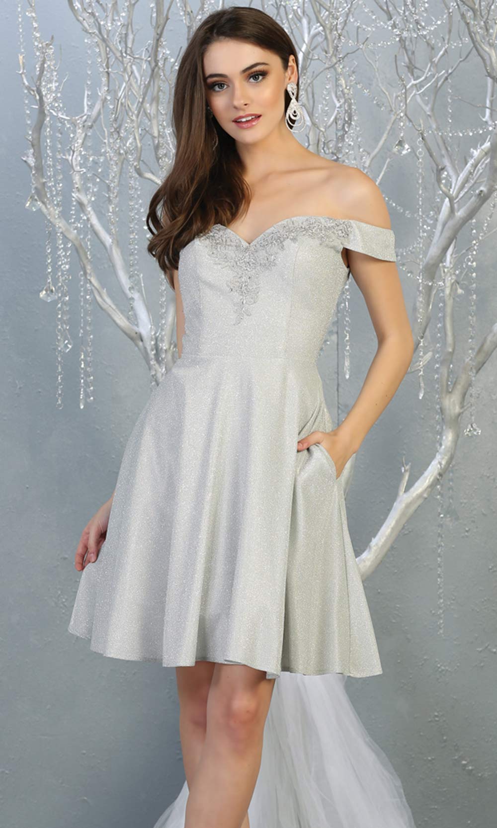 Mayqueen MQ1788 short silver metallic flowy simple grade 8 graduation off shoulder dress. Light grey party dress is perfect for graduation, grade 8 grad, confirmation dress, bat mitzvah dress, damas. Plus sizes avail for grad dress.jpggrade 8 grad dresses, graduation dresses