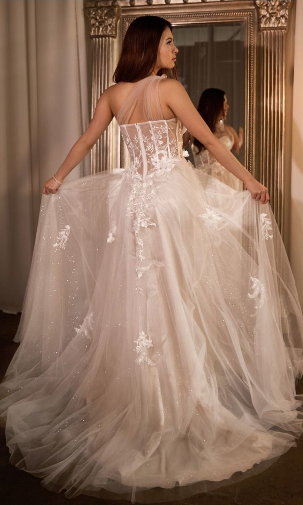 Andrea and Leo A1053W