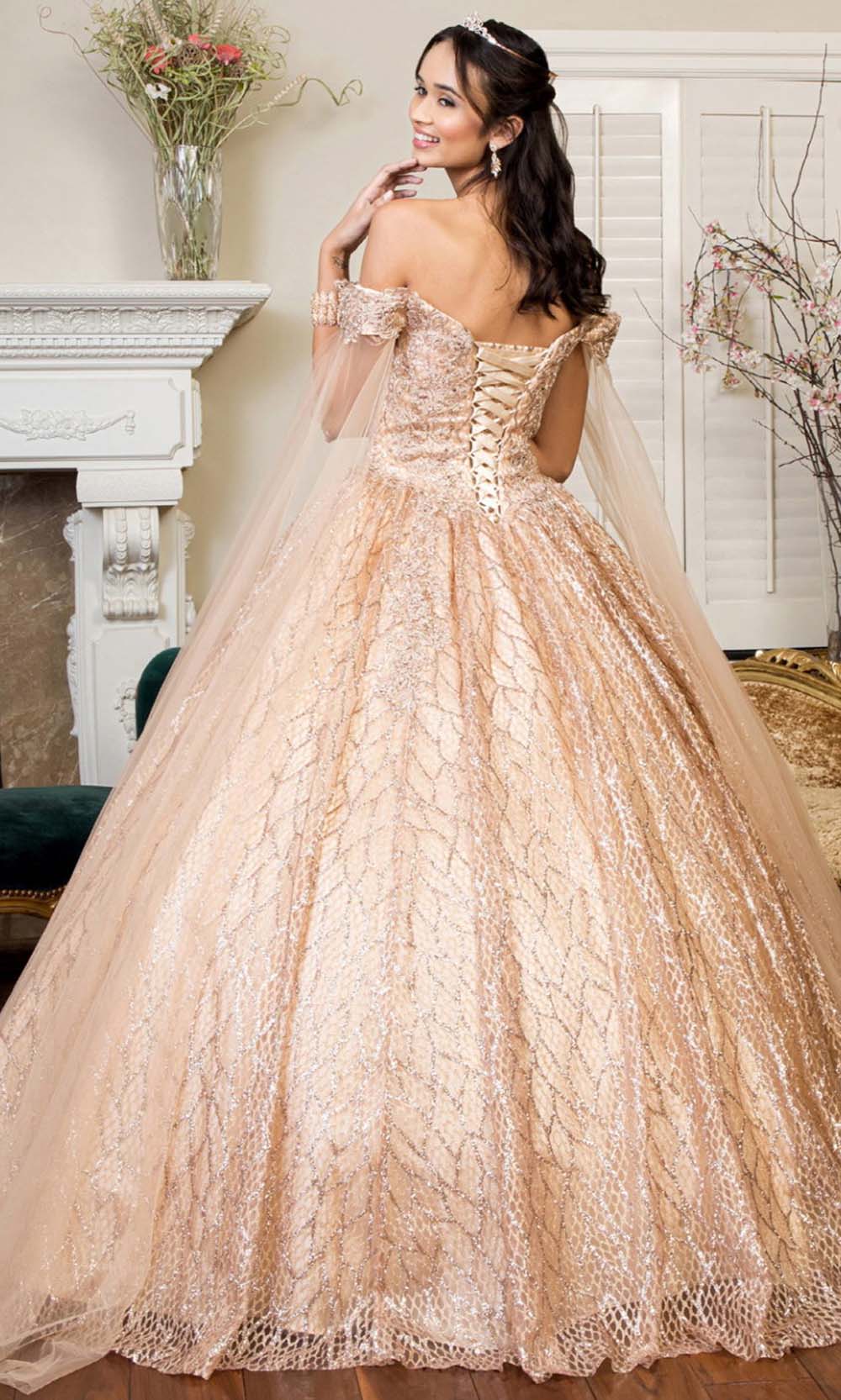 Elizabeth K GL1926 Gold