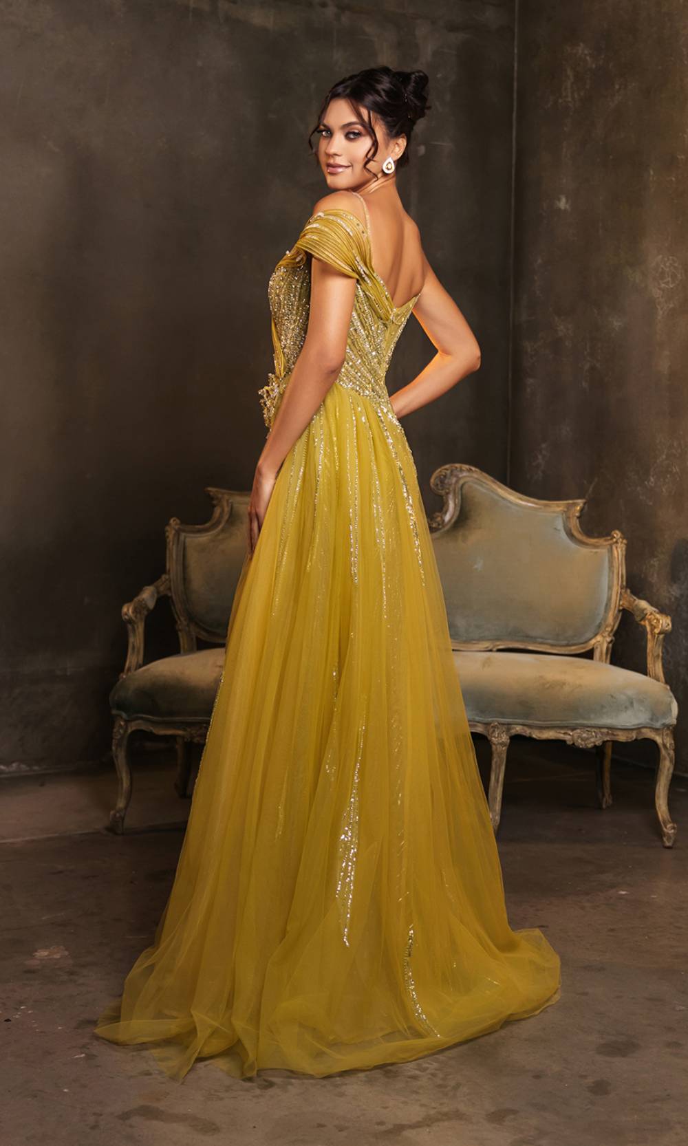 May Queen RQ8187 Kiwi 