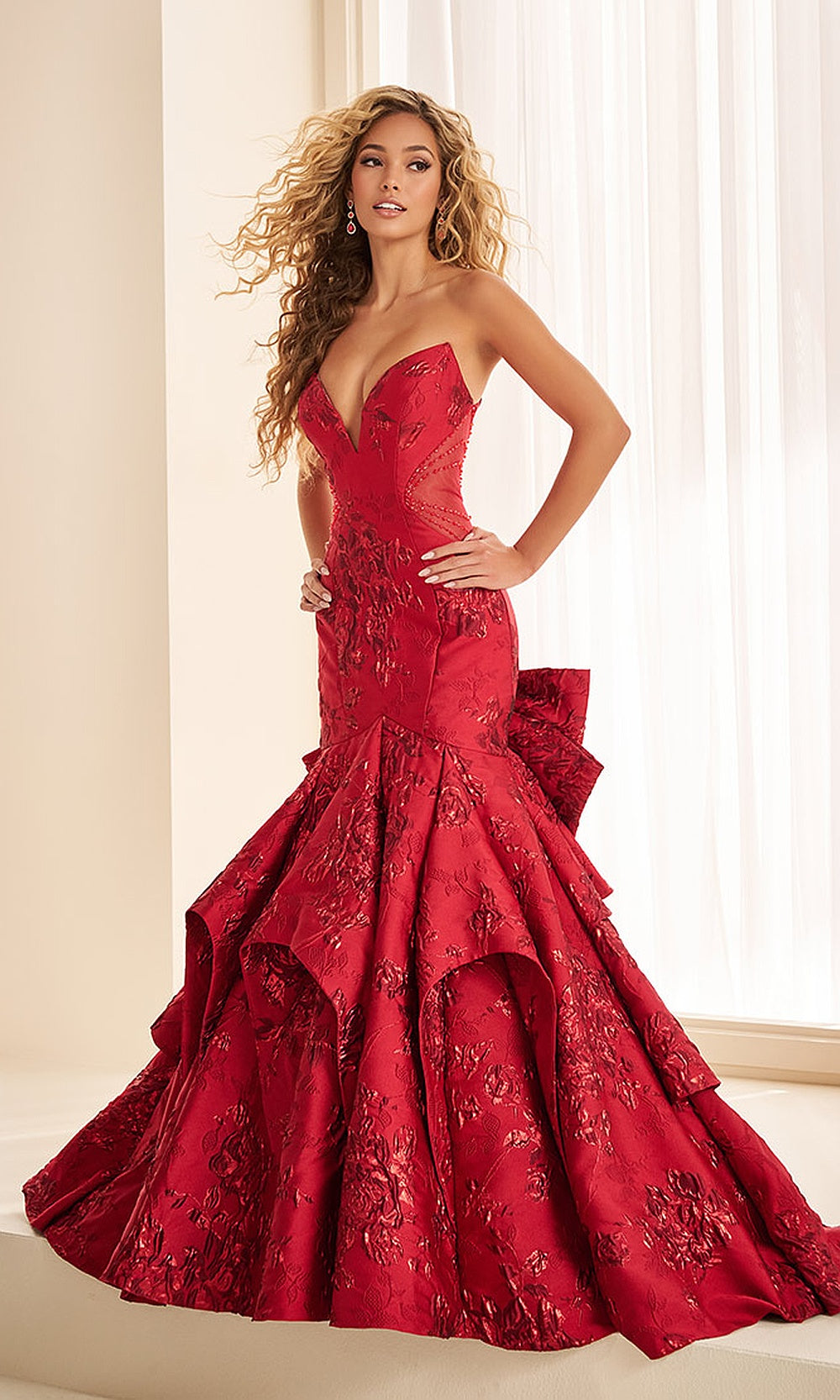 Ellie Wilde EW38099 Red prom dress front view with fully beaded metallic fabric, strapless sweetheart neckline, mermaid silhouette, stunning formal prom gown.