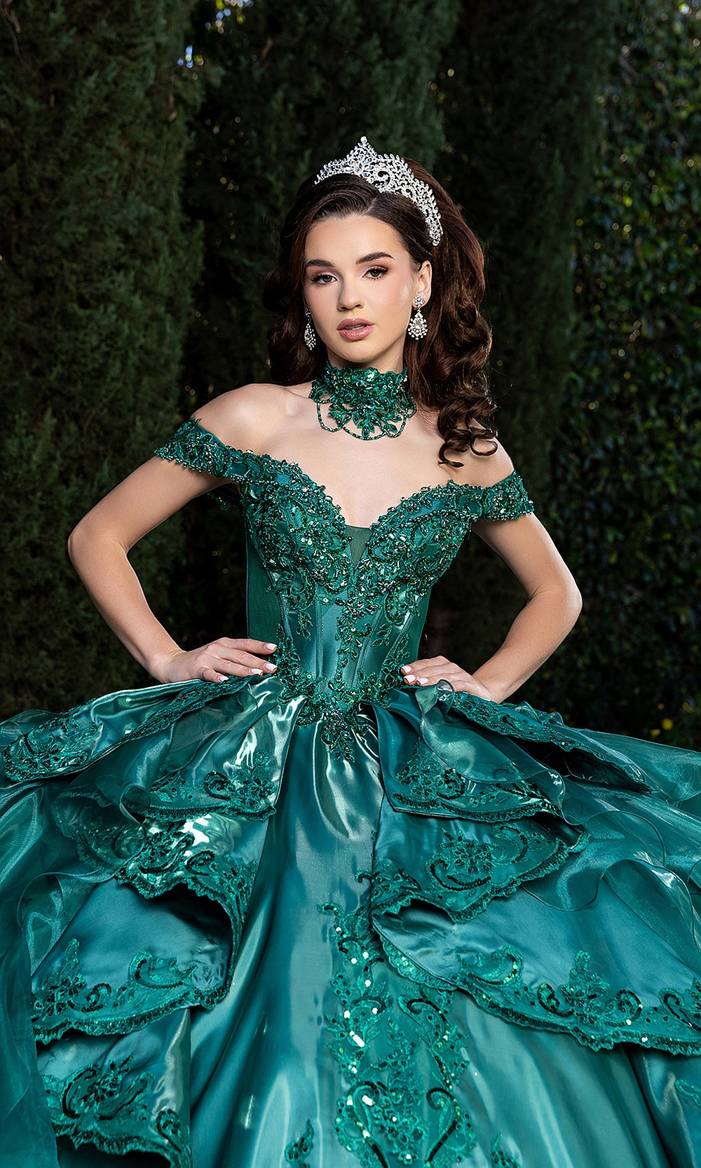May Queen LK300 hunter green beaded bodice — close front view of the off-shoulder quinceañera gown and choker