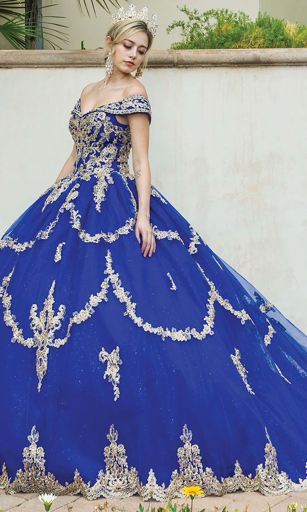 Dancing Queen - 1572 Applique Off Shoulder Gown In Blue